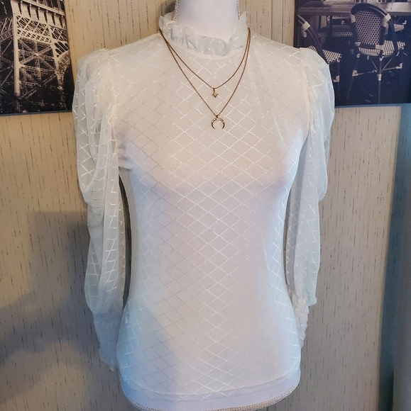 Frill Hem Puff Shoulder Blouse - Picture 4 of 8